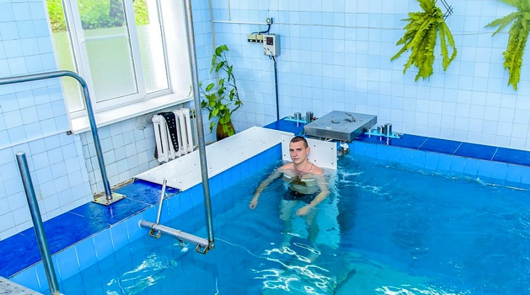 Подводное вертикальное вытяжение позвоночника в санатории Зори Ставрополья в Пятигорске