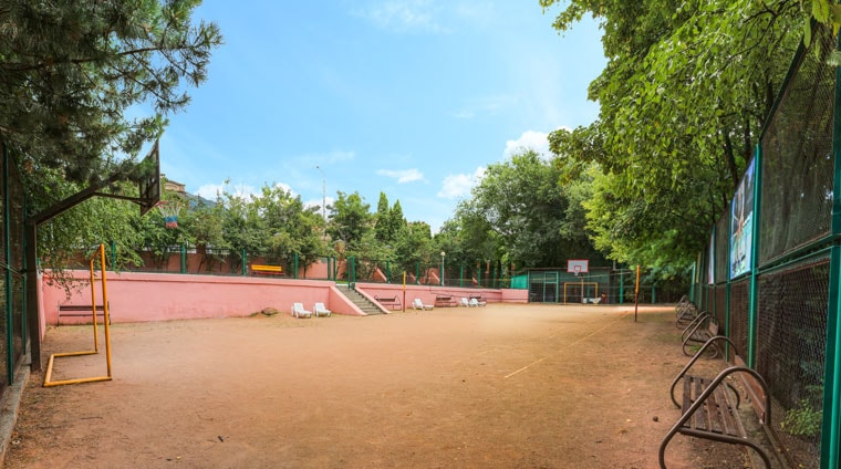Спортивная площадка на территории санатория Зори Ставрополья в Пятигорске