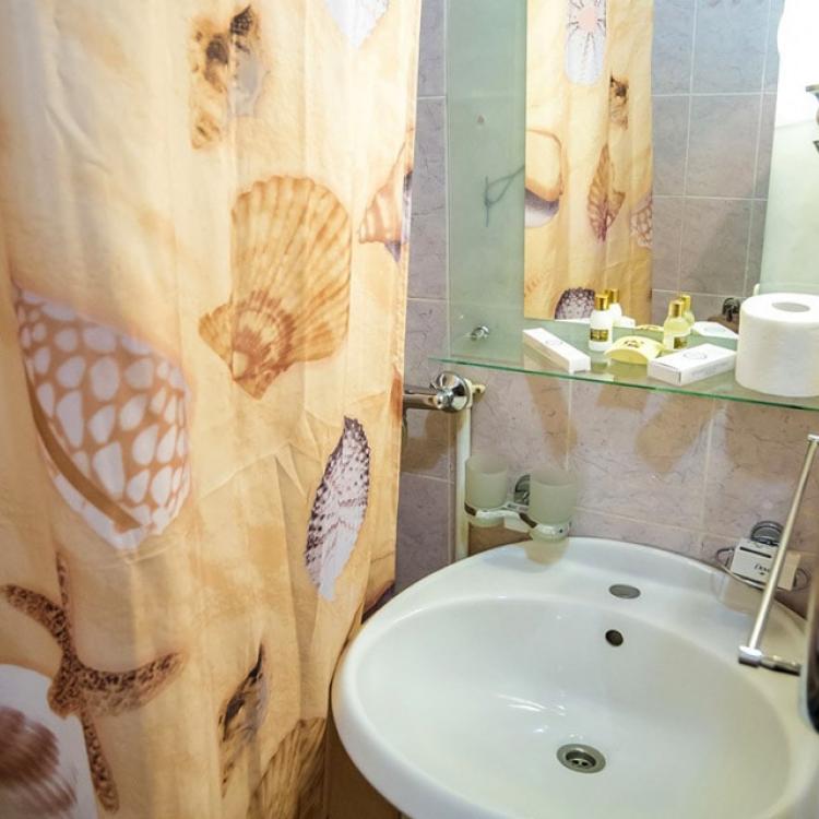 Ванная комната 2 местного 1 комнатного 1 категории санатория Зори Ставрополья в Пятигорске