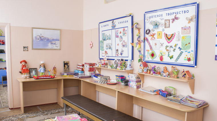 Оснащение первой комнаты в детской комнате санатория Зори Ставрополья в Пятигорске